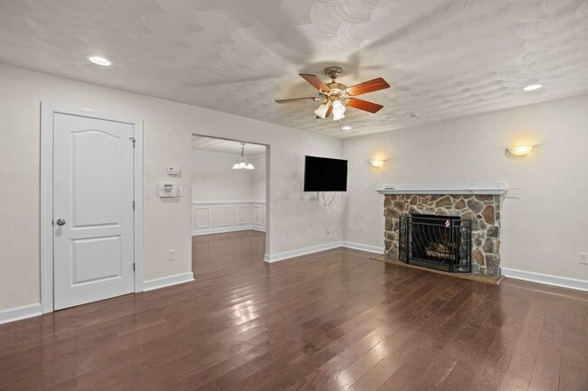 Building Photo - Beautiful Spacious Home for Rent in Norfolk!