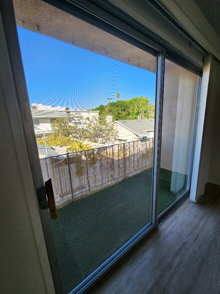 Building Photo - 4350 Troost Ave