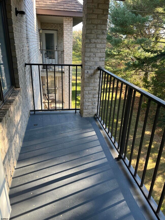 Building Photo - 2310 Dolphin Ave