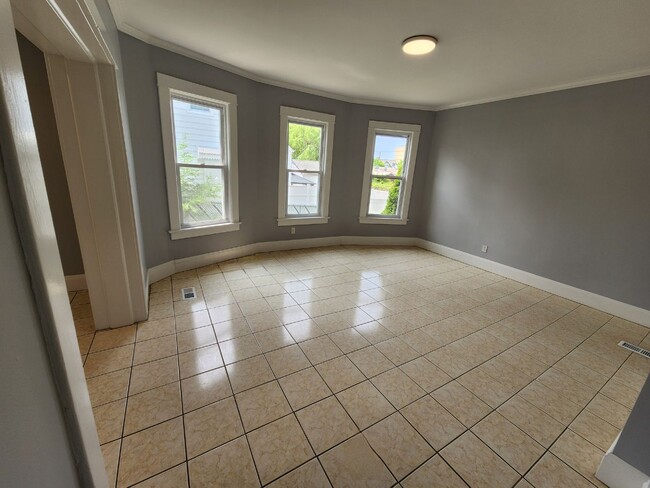 Building Photo - A Terrific Home For Your Family in Paramus