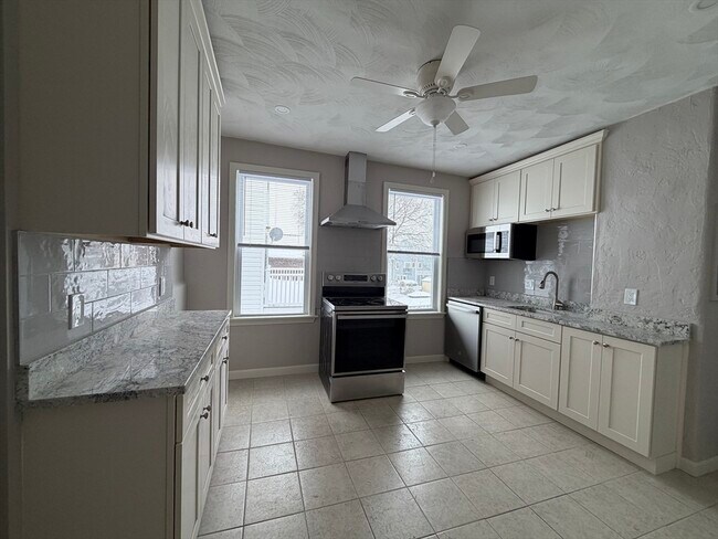 Building Photo - 106 Malden St