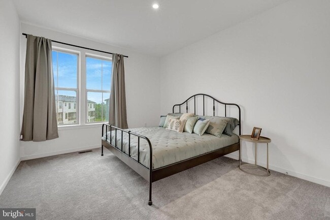 Building Photo - 20941 Bluebird Sq