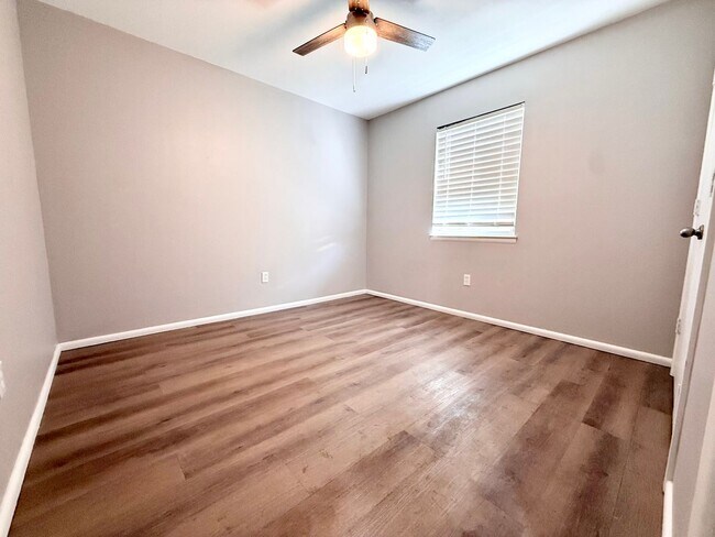 Building Photo - ***2607 Walker St***