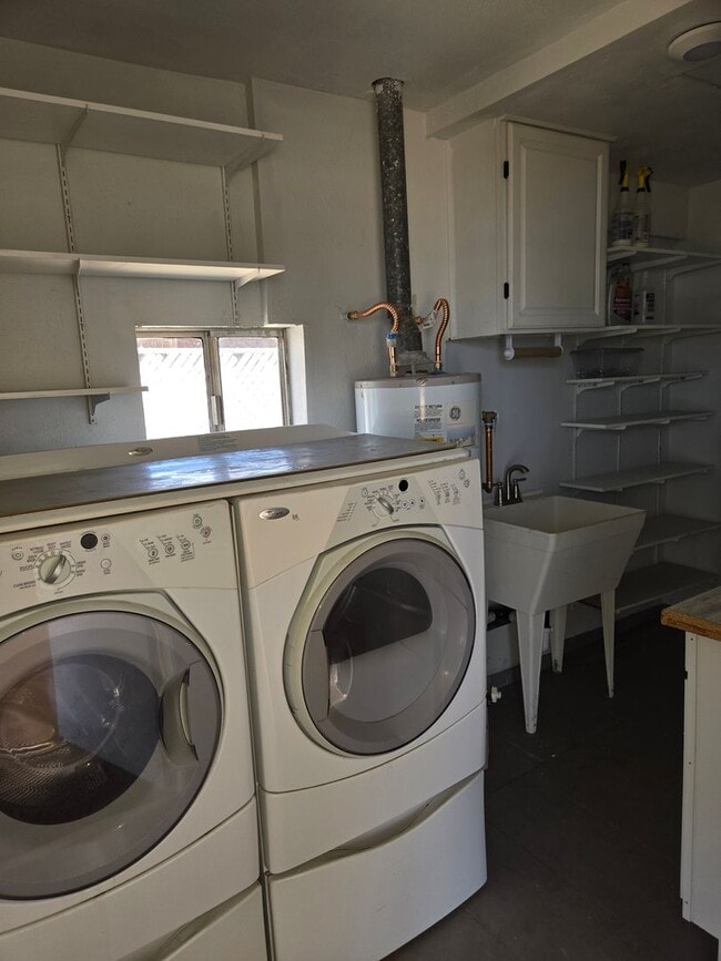 Building Photo - Single Story 3 Bedroom, 2 Bath in Phoenix