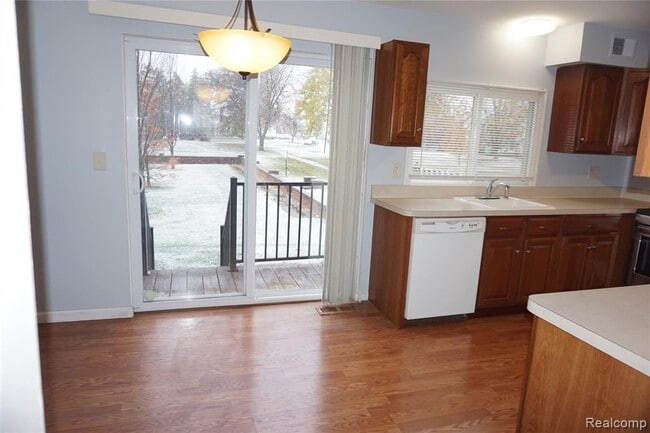 Building Photo - 37680 Charter Oaks Blvd