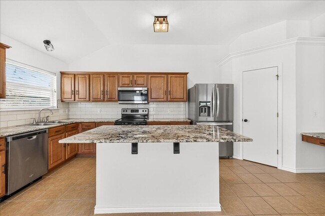 Building Photo - 3810 Los Arroyos Dr