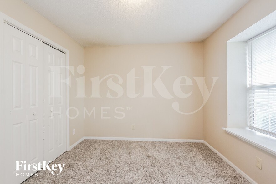 Building Photo - 5346 W Red River Ct