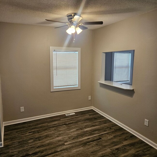 Building Photo - Charming 2 Bedroom Home in Independence!