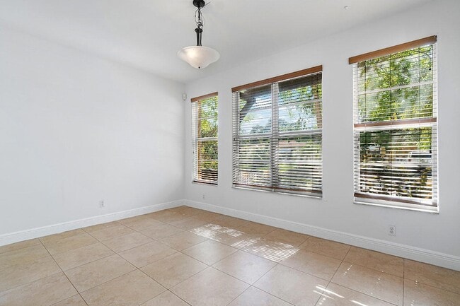 Building Photo - 811 S Federal Hwy