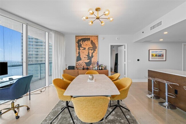 Building Photo - 465 Brickell Ave