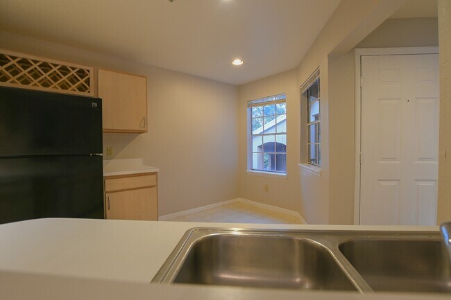 Building Photo - 7270 Westpointe Blvd