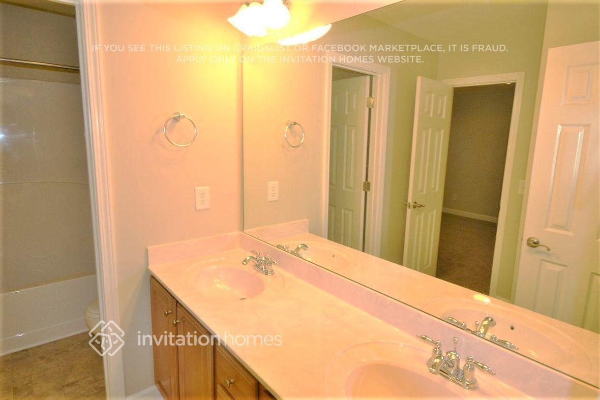 Building Photo - 3833 Song Sparrow Dr