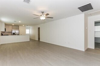 Building Photo - 1320 Amapola Dr