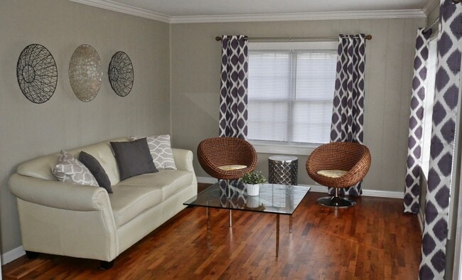 Primary Photo - 3 Bed 2 Bath House in a Peaceful Setting