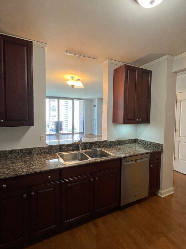 Building Photo - 420 E Waterside Dr