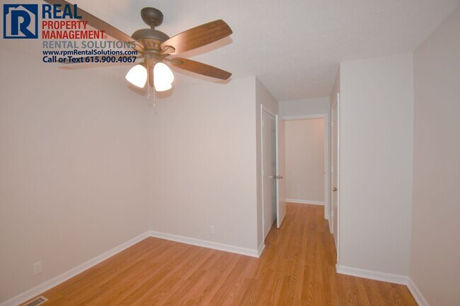 Building Photo - Spacious 3BR/2.5BA in Murfreesboro!