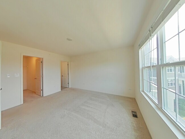 Building Photo - 1005 Charlton Ln