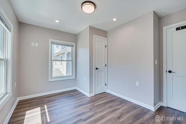 Building Photo - 4 Wilcox Ave