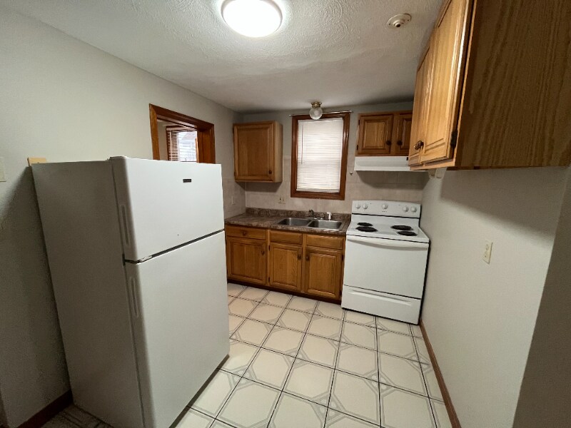 Building Photo - 28 Clay St