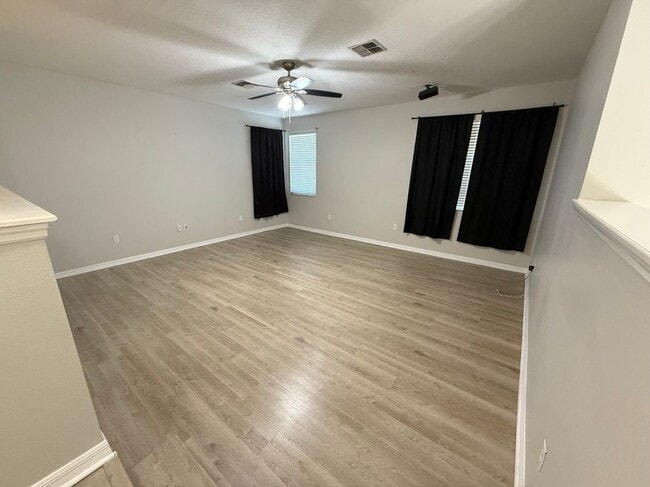 Building Photo - 944 Lost Grove Cir