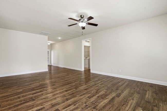 Building Photo - 52 Woodwater Cir