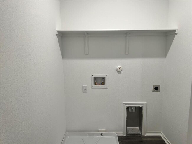 Building Photo - 2053 Cliffbrake Wy