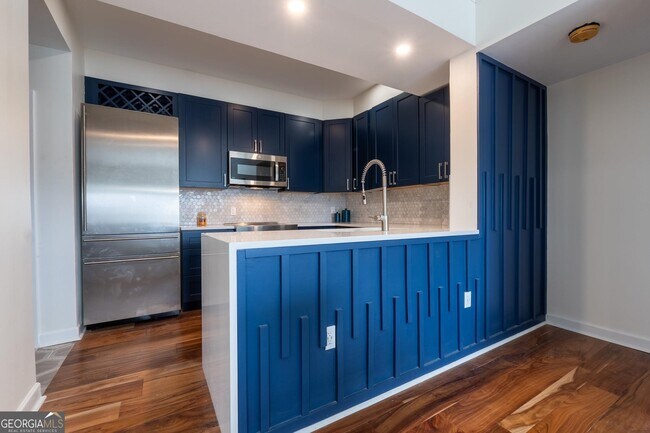 Building Photo - 2161 Peachtree Rd NE