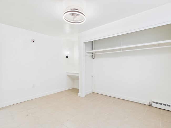 Building Photo - 829 17th Ave