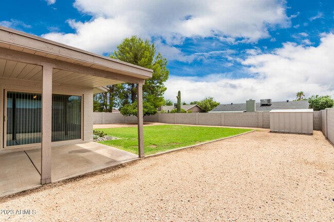 Building Photo - 4833 E Kathleen Rd