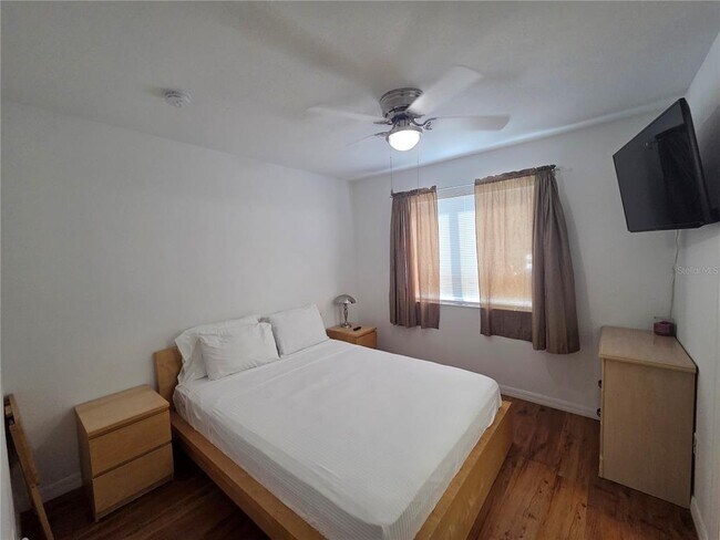 Building Photo - 803 Caribbean Dr