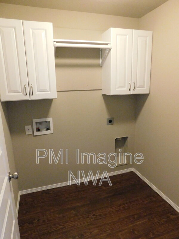 Building Photo - 1142 S Gentle Valley Dr