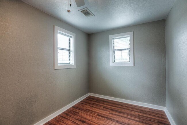 Building Photo - 4809 McEwen St