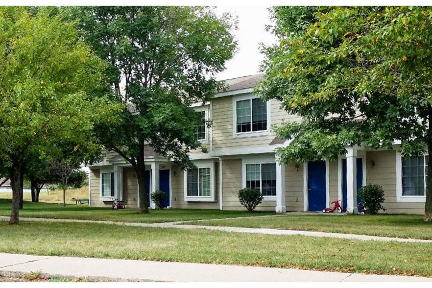 Primary Photo - Pebble Creek Apartments