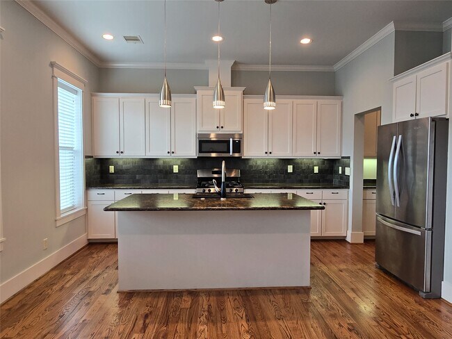 Building Photo - 4109 Allen St