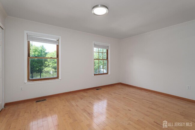 Building Photo - 357 Hadleigh Ln