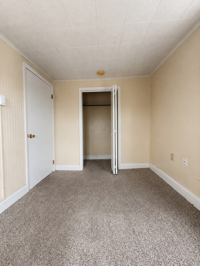 Building Photo - 166 Nissley St