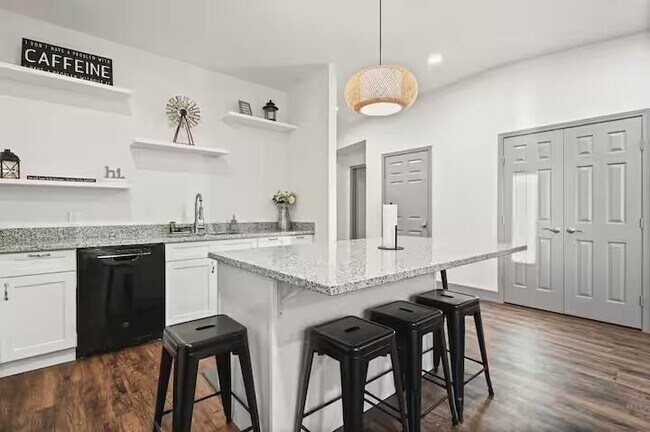 Building Photo - 3 Jesse James Dr
