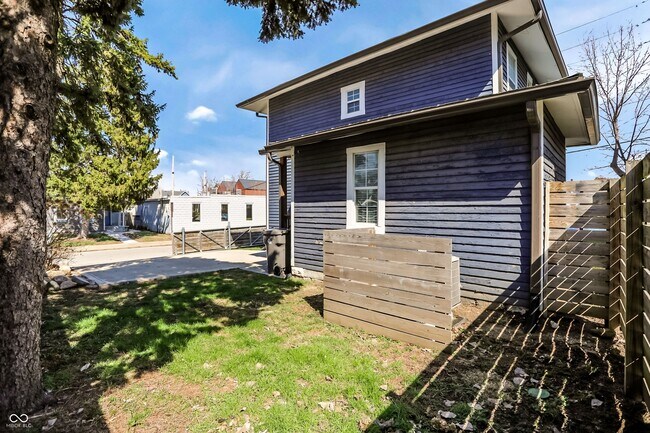 Building Photo - 1306 S East St