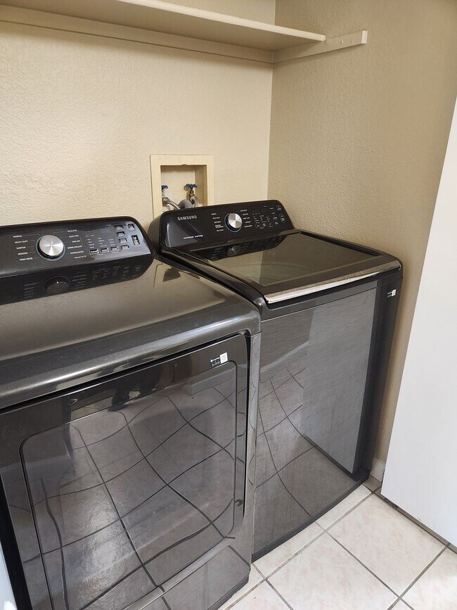 Building Photo - COMING SOON - 2 bedroom, 2 bath condo in Rohnert Park, Sonoma State Students welcome!