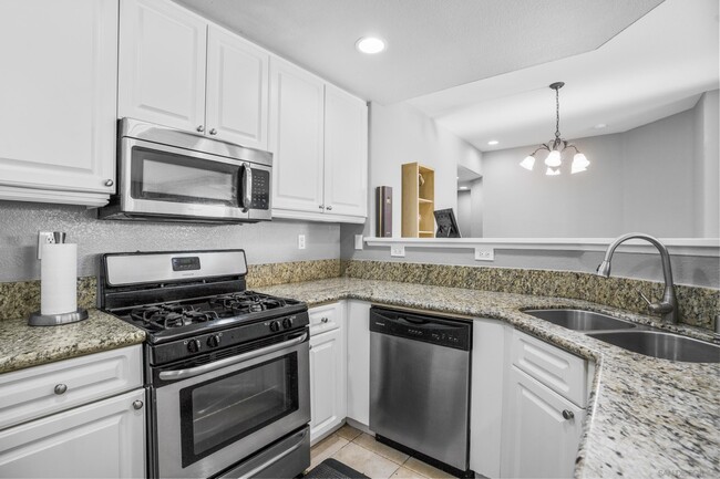 Kitchen - 1867 Platte River Ln