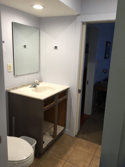 bath toward rear bedroom - 3837 Old Hendersonville Highway