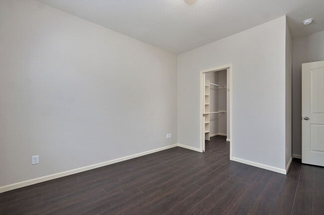 Building Photo - 509 E Madison St