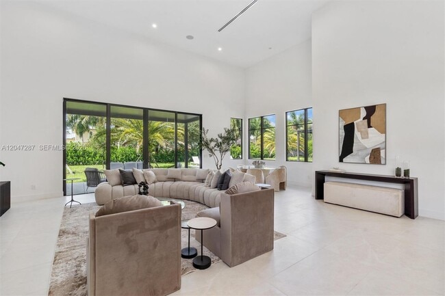 Building Photo - 14930 SW 16 Ct