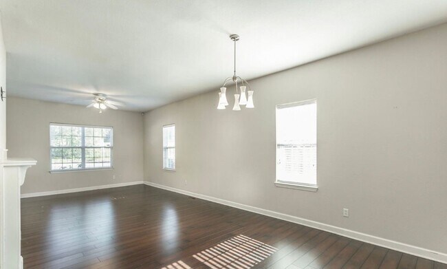 Building Photo - 815 Hamilton Ave