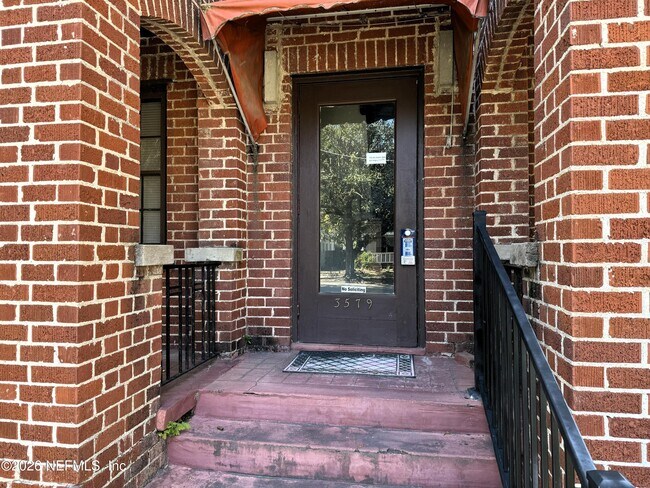 Building Photo - 3579 Herschel St