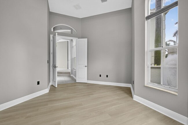 Building Photo - 2162 Stotesbury Way