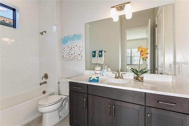 Building Photo - 8202 Via Vittoria Way