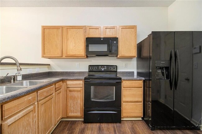 Building Photo - 2781 Parkway Cove