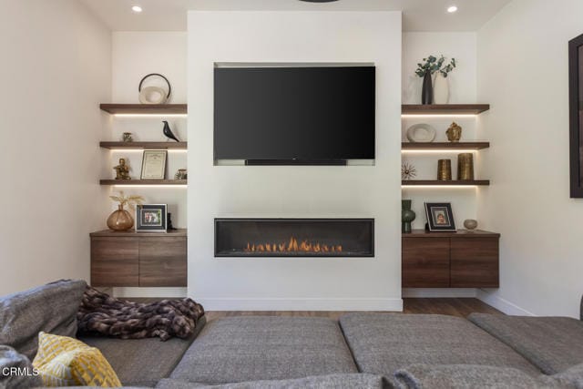 Building Photo - 620 Houseman St