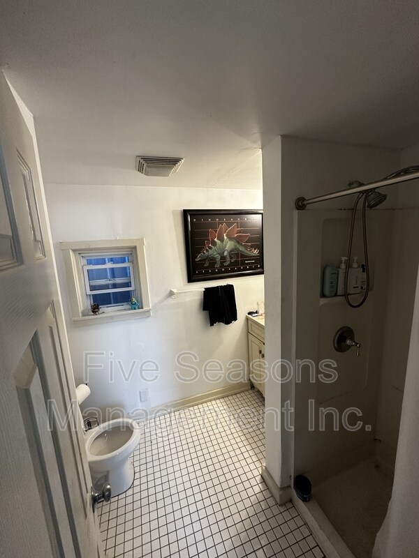 Building Photo - 32 Intervale Ave